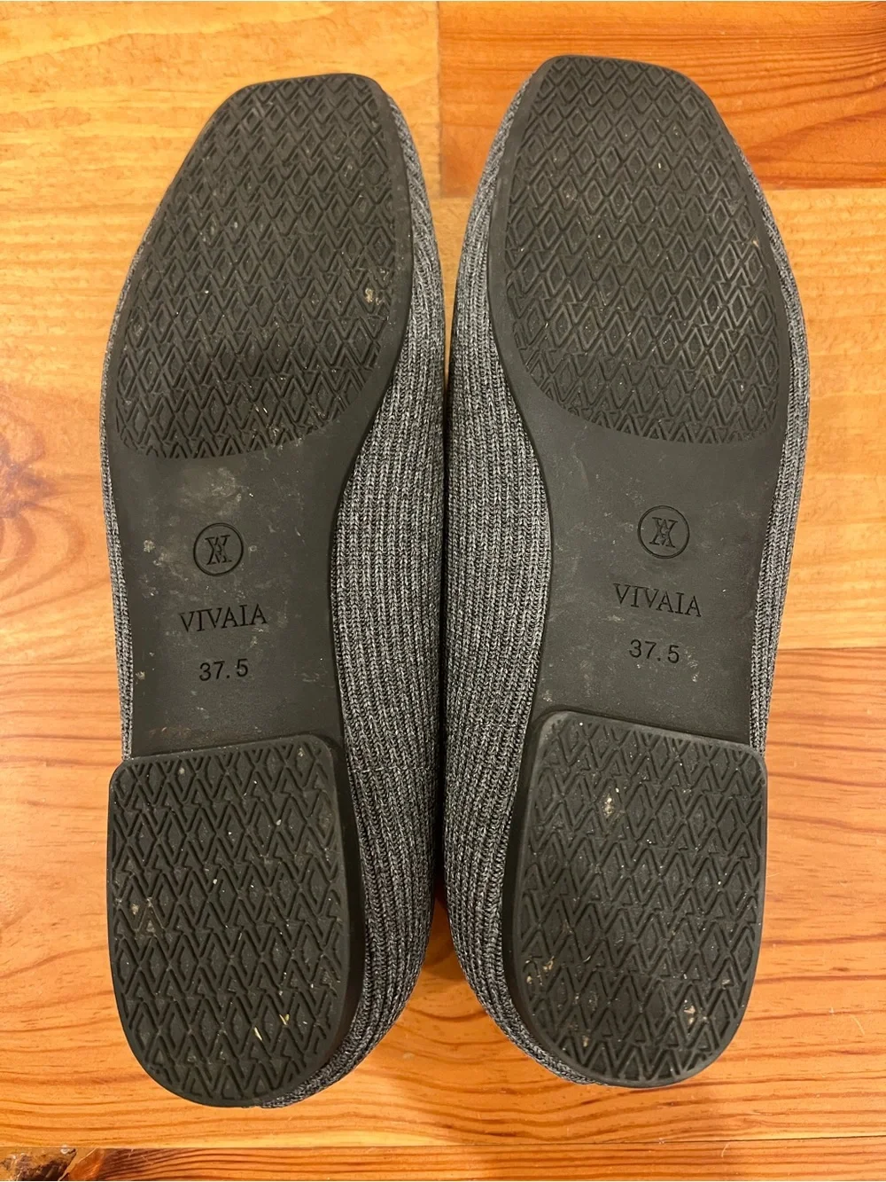 Vivaia Square Toe V Cut Flats Margot 2.0 Gray Size 37.5 US 7 Comfort Stretch